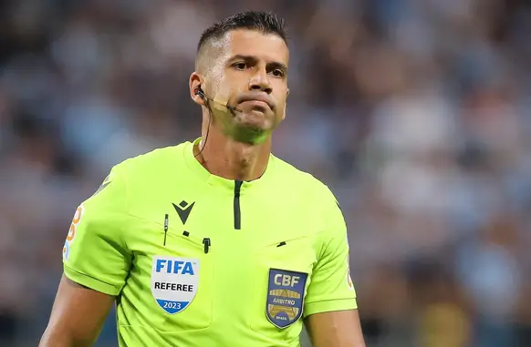 Bruno Arleu de Araújo com expressão de lamento (Foto: Reprodução / X Twitter / @voudebahea)