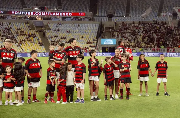 Contra o Madureira, Flamengo teve pior público no Maracanã em um ano. (Foto: Adriano Fontes / Flamengo)