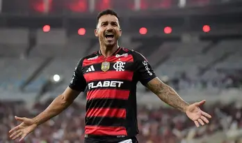 Danilo rebate críticas ao Flamengo nas redes sociais