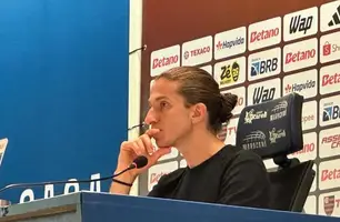 Filipe Luís critica desempenho de Pedro e Bruno Henrique após empate (Foto: Lucas Bayer / Lance!)