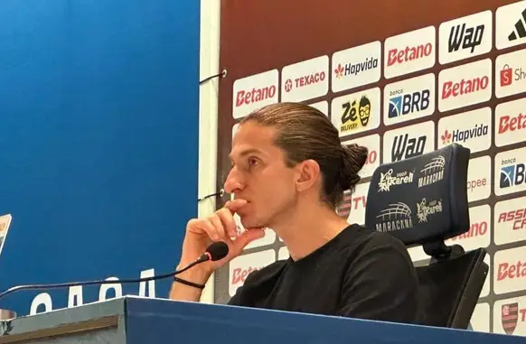 Filipe Luís critica desempenho de Pedro e Bruno Henrique após empate (Foto: Lucas Bayer / Lance!)