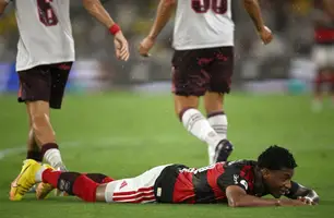 Flamengo  de Gonzalo Plata caiu em pleno Maracanã para o Lanús (Foto: Mauro Pimentel / AFP)