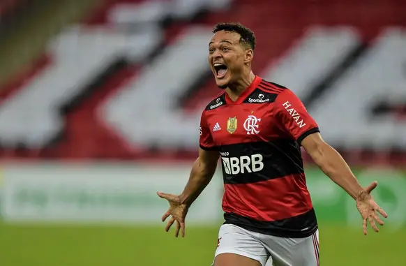 Flamengo desiste de Rodrigo Muniz e busca novo centroavante dinâmico (Foto: Thiago Ribeiro / Agif)