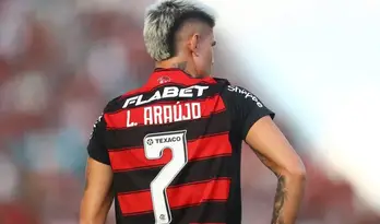 Flamengo mantém cautela sobre possível venda de Luiz Araújo
