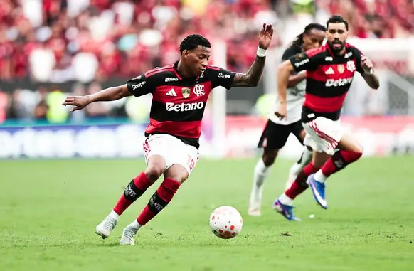 Plata na derrota na Supercopa (Foto: Mundo Bola)