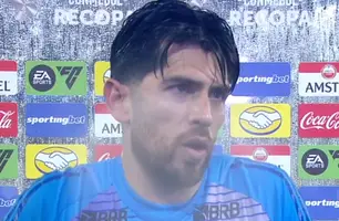 Rossi concede entrevista na saída de campo de Flamengo x Lanús (Foto: Reprodução / GE)