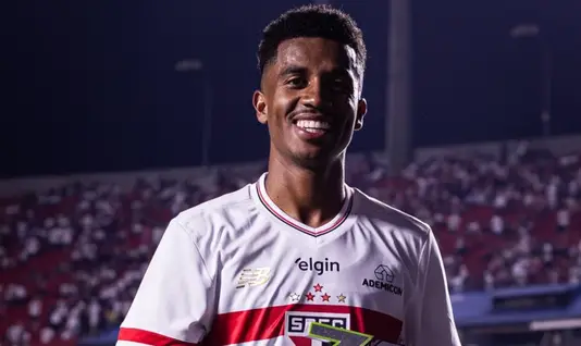 São Paulo age rápido para blindar Marcos Antônio do Flamengo