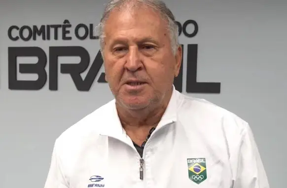 Zico posa com roupa do Comitê Olímpico Brasileiro (Foto: Mundo Bola)